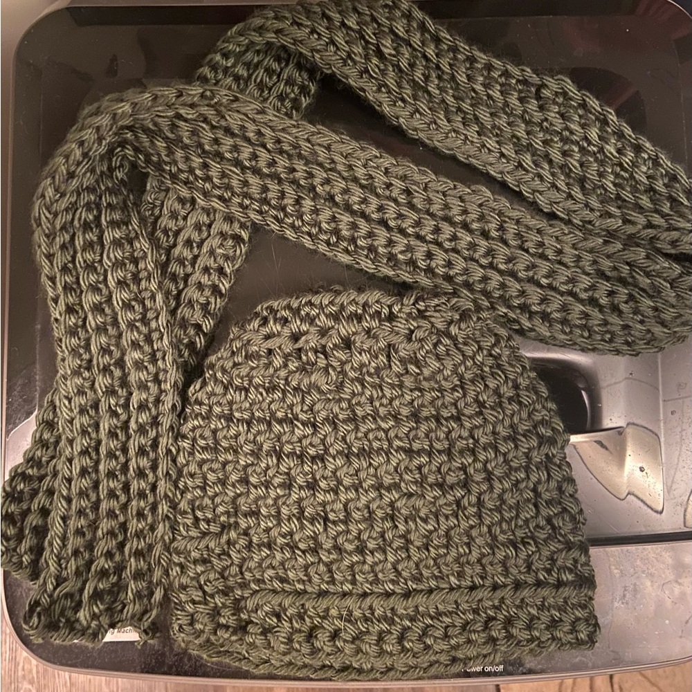 Ashland Pine Hat & scarf